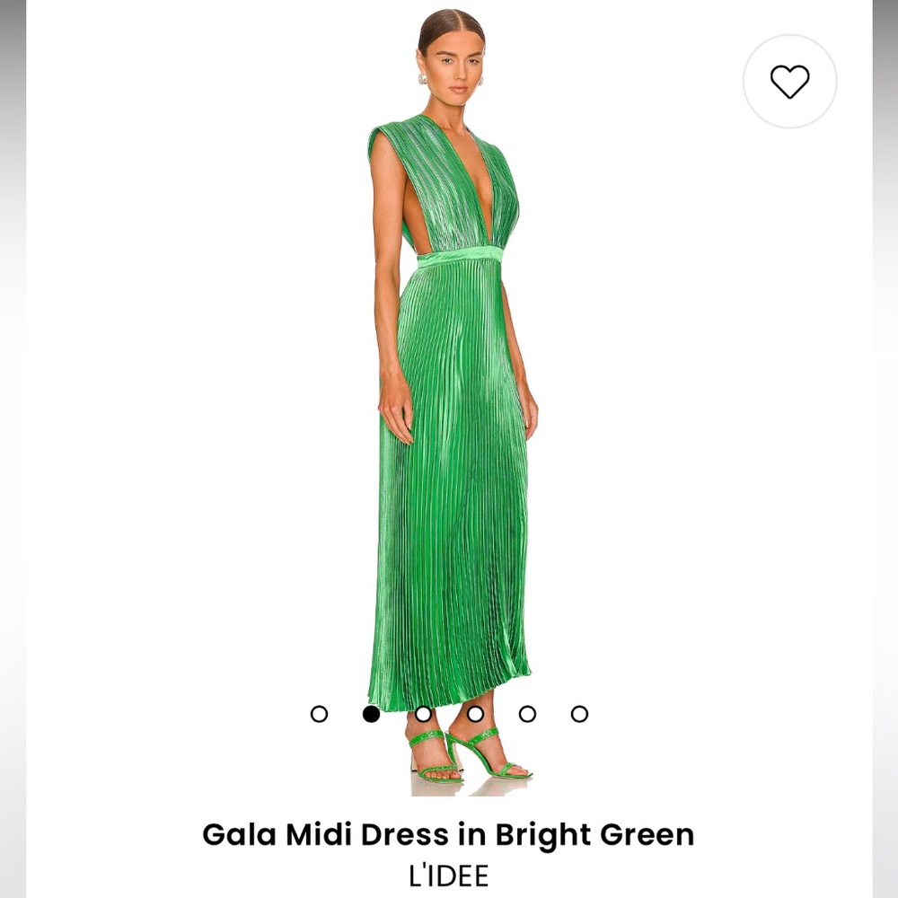 L’IDEE Bright green gown.